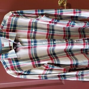 Gap blue red plaid flannel button down Size xl nice med weight